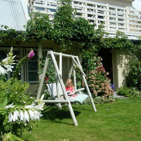 Kaju Guesthouses Nasva 외부 사진