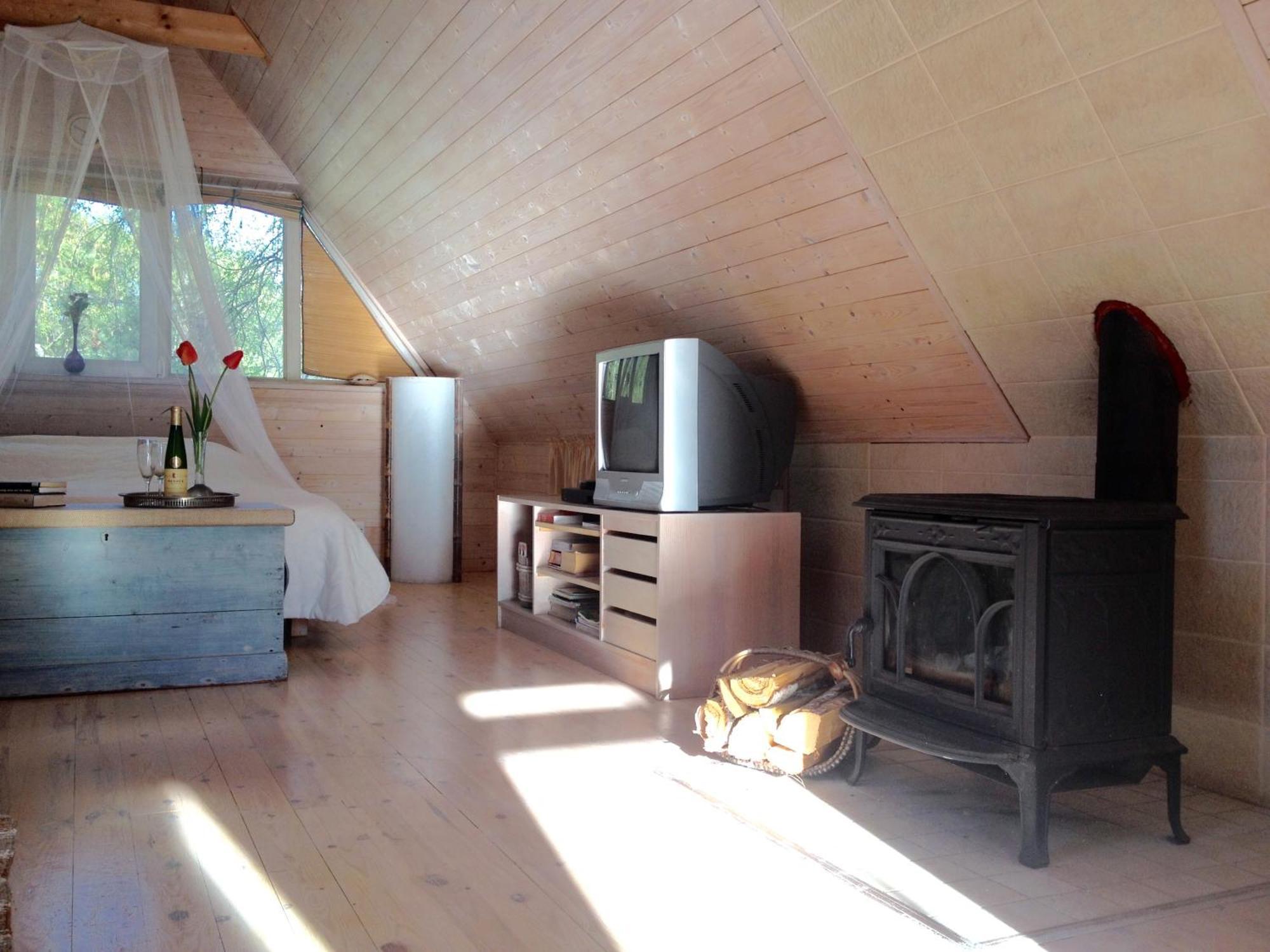 Kaju Guesthouses Nasva 외부 사진