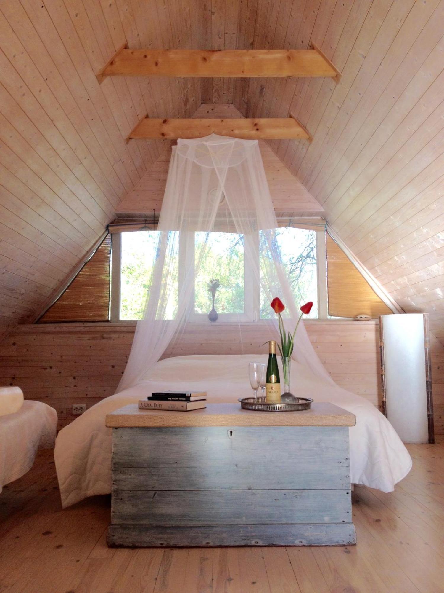 Kaju Guesthouses Nasva 외부 사진