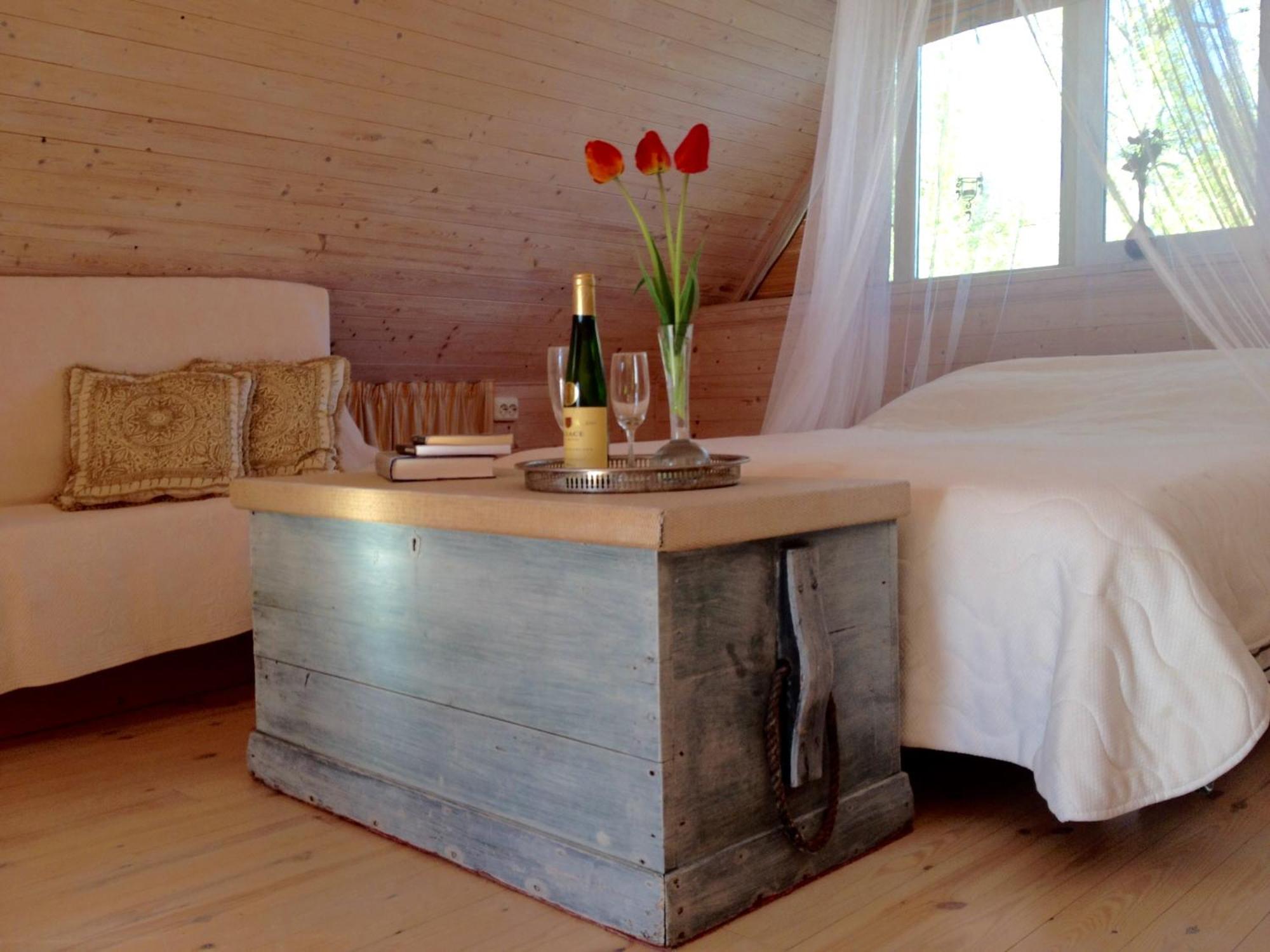 Kaju Guesthouses Nasva 외부 사진