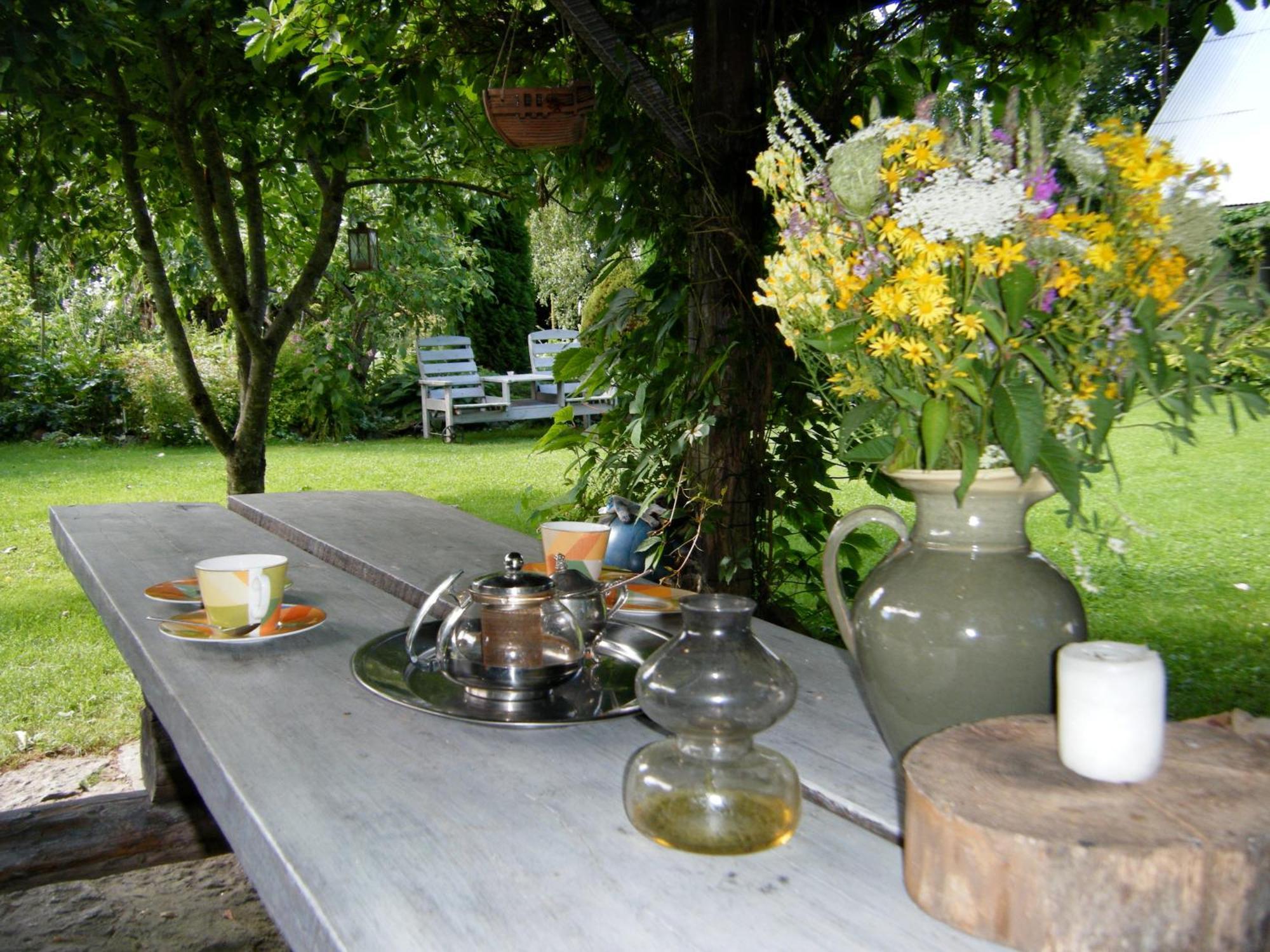 Kaju Guesthouses Nasva 외부 사진