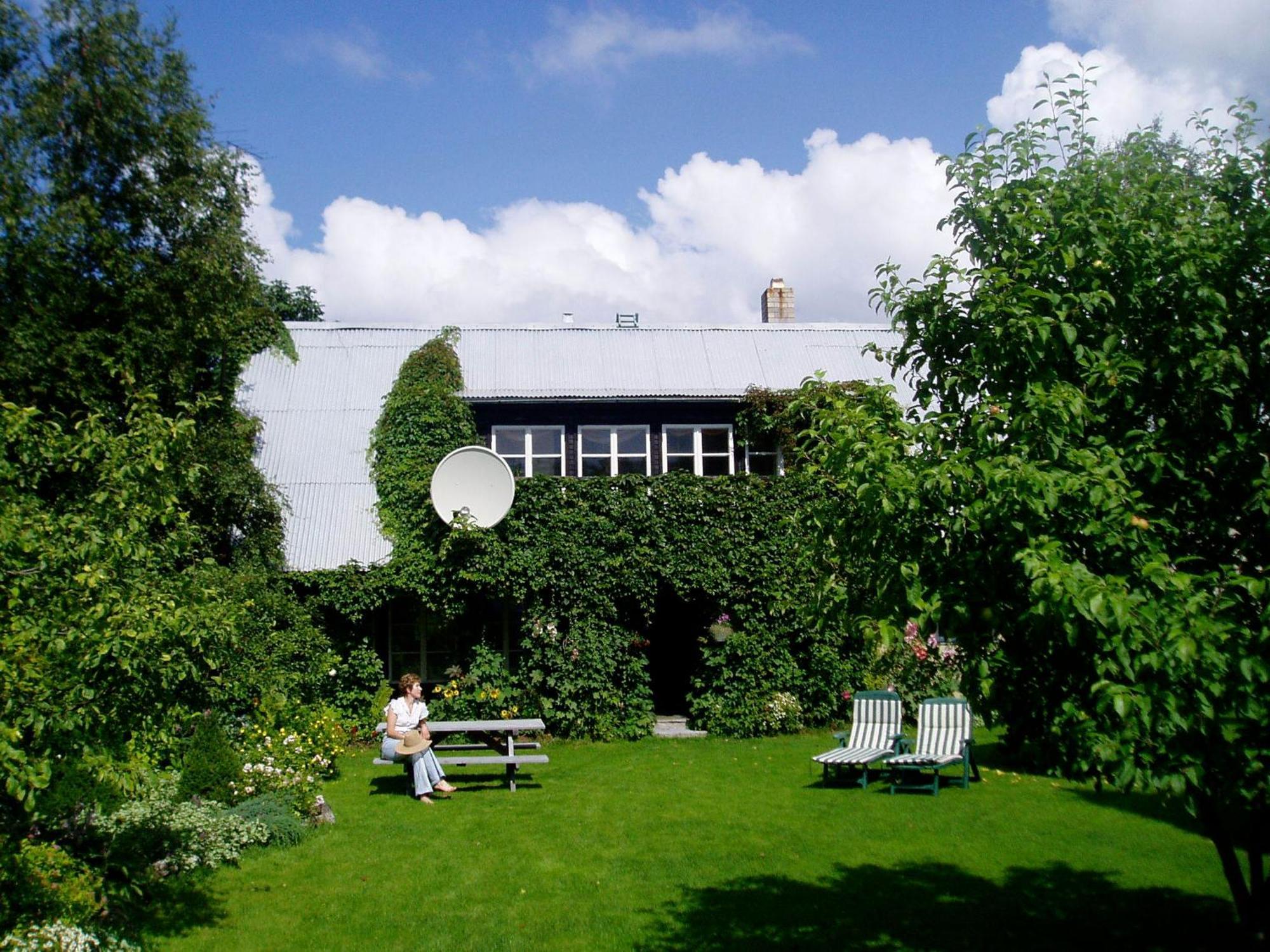 Kaju Guesthouses Nasva 외부 사진