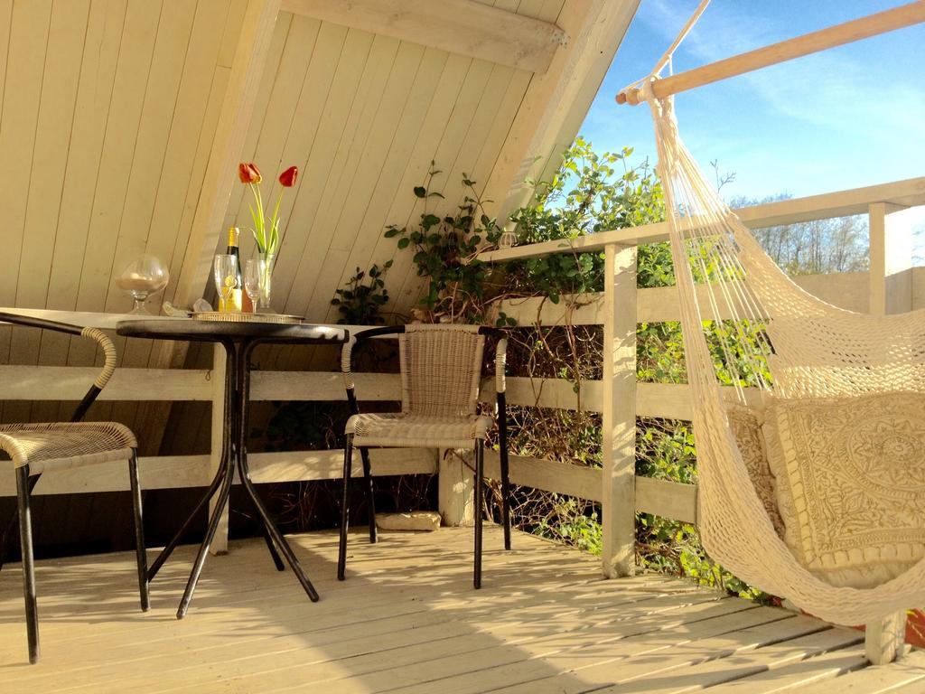 Kaju Guesthouses Nasva 외부 사진