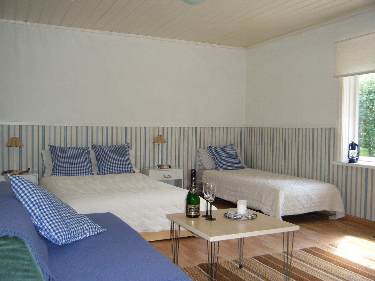 Kaju Guesthouses Nasva 외부 사진